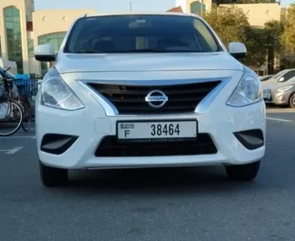 租车 Nissan Sunny #11648 Automatic 在 在迪拜，配备 1.5L 发动机 ➤ 来自 穆罕默德 阿联酋。