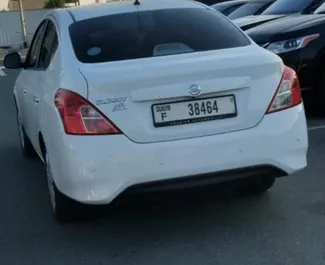 租赁 Nissan Sunny 的正面视图，在迪拜, 阿联酋 ✓ 汽车编号 #11648。✓ Automatic 变速箱 ✓ 0 评论。