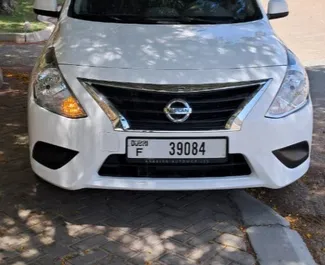 租车 Nissan Sunny #11649 Automatic 在 在迪拜，配备 1.5L 发动机 ➤ 来自 穆罕默德 阿联酋。