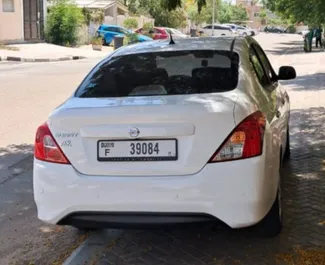 租赁 Nissan Sunny 的正面视图，在迪拜, 阿联酋 ✓ 汽车编号 #11649。✓ Automatic 变速箱 ✓ 0 评论。