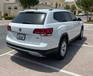 租车 Volkswagen Atlas #11380 Automatic 在 在迪拜，配备 3.6L 发动机 ➤ 来自 安德里 阿联酋。