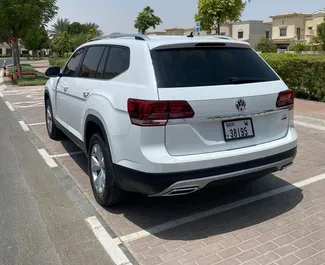 Volkswagen Atlas 租赁。在 阿联酋 出租的 舒适性, 高级, 交叉 汽车 ✓ Without Deposit ✓ 提供 TPL, SCDW, Passengers, Theft, No Deposit 保险选项。