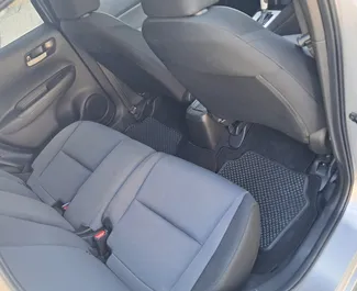 Honda Fit 2022 搭载 Front drive 系统，在利马索尔 可用。