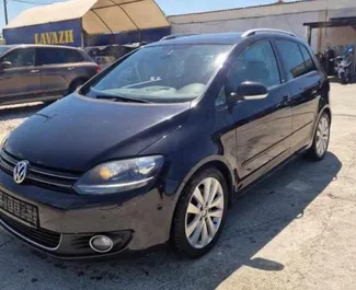 租赁 Volkswagen Golf 6 的正面视图，地拉那机场, 阿尔巴尼亚 ✓ 汽车编号 #11750。✓ Automatic 变速箱 ✓ 0 评论。