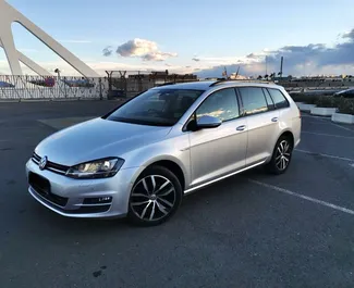 Volkswagen Golf Variant 2014 的 Diesel 2.0L 发动机，在 在巴塞罗那 出租。