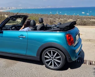 在 在西班牙 租赁 Mini Cooper Cabrio 2016 汽车，特点包括 ✓ 使用 Diesel 燃料和  马力 ➤ 起价 60 EUR 每天。