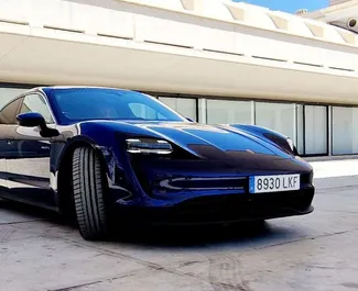 租赁 Porsche Taycan Turbo-S 的正面视图，在阿利坎特, 西班牙 ✓ 汽车编号 #11723。✓ Automatic 变速箱 ✓ 0 评论。