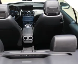 Mercedes-Benz C200 Cabrio 租赁。在 在西班牙 出租的 舒适性, 高级, 敞篷车 汽车 ✓ Deposit of 1500 EUR ✓ 提供 TPL 保险选项。