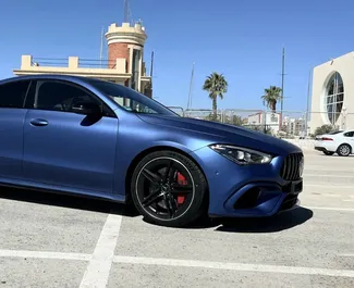 在 在西班牙 租赁 Mercedes-Benz CLA AMG 2021 汽车，特点包括 ✓ 使用 Petrol 燃料和  马力 ➤ 起价 250 EUR 每天。