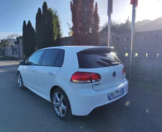 Volkswagen Golf 6 2013 的 Diesel 1.6L 发动机，在 在地拉那 出租。