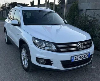 租赁 Volkswagen Tiguan 的正面视图，在地拉那, 阿尔巴尼亚 ✓ 汽车编号 #11871。✓ Automatic 变速箱 ✓ 0 评论。