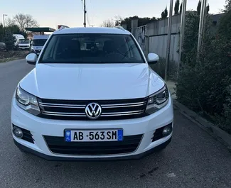 租车 Volkswagen Tiguan #11871 Automatic 在 在地拉那，配备 2.0L 发动机 ➤ 来自 阿图尔 在阿尔巴尼亚。