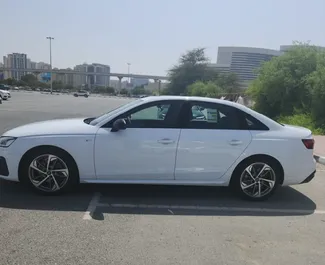 租赁 Audi A4 的正面视图，在迪拜, 阿联酋 ✓ 汽车编号 #11873。✓ Automatic 变速箱 ✓ 0 评论。