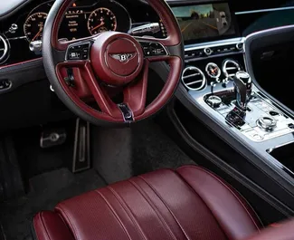 Bentley Continental GTC 2020 在 在阿利坎特 可租赁，具有 150 km/day 里程限制。