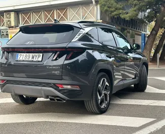 在 在西班牙 租赁 Hyundai Tucson 2021 汽车，特点包括 ✓ 使用 Hybrid 燃料和  马力 ➤ 起价 60 EUR 每天。