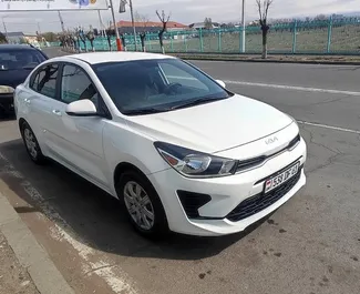 租赁 Kia Rio 的正面视图，在埃里温, 亚美尼亚 ✓ 汽车编号 #10994。✓ Automatic 变速箱 ✓ 0 评论。