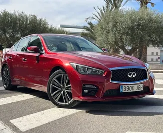 租赁 Infiniti Q50 的正面视图，在阿利坎特, 西班牙 ✓ 汽车编号 #12961。✓ Automatic 变速箱 ✓ 0 评论。