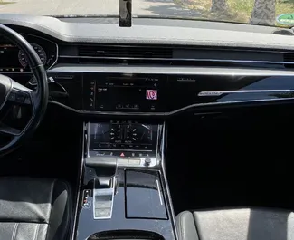 Audi A8 L 租赁。在 在西班牙 出租的 高级, 豪华 汽车 ✓ Deposit of 3000 EUR ✓ 提供 TPL 保险选项。
