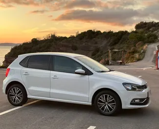 在 在黑山 租赁 Volkswagen Polo 2018 汽车，特点包括 ✓ 使用 Petrol 燃料和 100 马力 ➤ 起价 19 EUR 每天。
