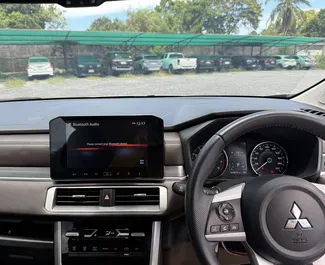 Mitsubishi Xpander 2024 的 Petrol 1.5L 发动机，在 苏梅岛机场 出租。