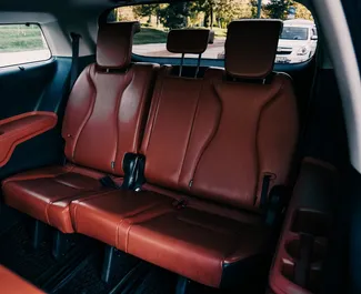 Kia Carnival 2023 在 在塔什干 可租赁，具有 300 km/day 里程限制。