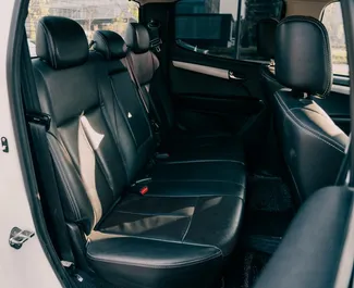 Isuzu D-Max 2021 的 Petrol 3.0L 发动机，在 在塔什干 出租。