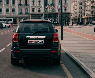 在 在乌兹别克斯坦 租赁 Chevrolet Captiva 2018 汽车，特点包括 ✓ 使用 Petrol 燃料和 167 马力 ➤ 起价 70 USD 每天。