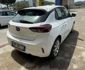 在 在阿尔巴尼亚 租赁 Opel Corsa 2024 汽车，特点包括 ✓ 使用 Petrol 燃料和 80 马力 ➤ 起价 21 EUR 每天。