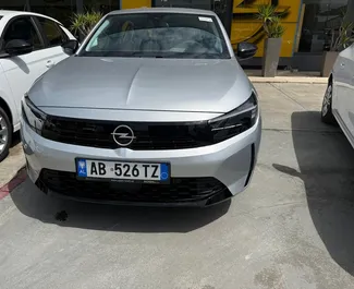 租赁 Opel Corsa 的正面视图，地拉那机场, 阿尔巴尼亚 ✓ 汽车编号 #13541。✓ Automatic 变速箱 ✓ 1 评论。