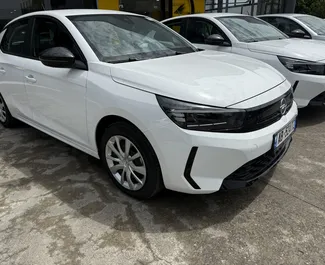 租车 Opel Corsa #13540 Manual 在 地拉那机场，配备 1.2L 发动机 ➤ 来自 马伦伦 在阿尔巴尼亚。