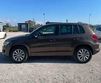 租车 Volkswagen Tiguan #13389 Automatic 在 地拉那机场，配备 2.0L 发动机 ➤ 来自 马伦伦 在阿尔巴尼亚。
