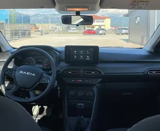 Dacia Sandero Stepway 租赁。在 在阿尔巴尼亚 出租的 经济, 舒适性, 交叉 汽车 ✓ Without Deposit ✓ 提供 TPL, CDW, FDW, Theft, Abroad, Young 保险选项。