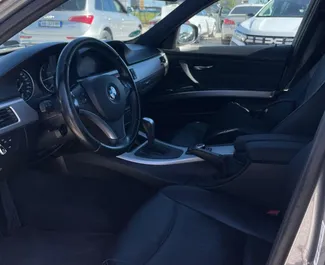 BMW 3-series Compact 2011 的 Petrol 2.0L 发动机，在 地拉那机场 出租。