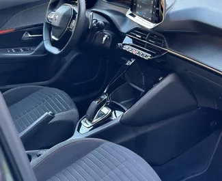 Peugeot 2008 2022 的 Diesel 1.5L 发动机，在 在 Rafailovici 出租。