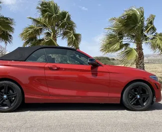 租赁 BMW 218i Cabrio 的正面视图，在阿利坎特, 西班牙 ✓ 汽车编号 #13166。✓ Automatic 变速箱 ✓ 0 评论。