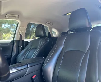 Lexus RX 300 2017 搭载 Front drive 系统，在阿利坎特 可用。