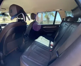 BMW X5 租赁。在 在西班牙 出租的 高级, 交叉 汽车 ✓ Deposit of 2000 EUR ✓ 提供 TPL 保险选项。