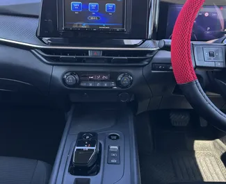 Nissan Note 2022 的 Hybrid 1.2L 发动机，在 在拉纳卡 出租。