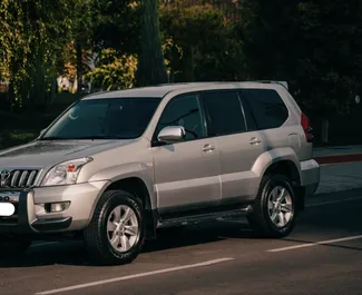 租赁 Toyota Land Cruiser Prado 的正面视图，在塔什干, 乌兹别克斯坦 ✓ 汽车编号 #13556。✓ Automatic 变速箱 ✓ 0 评论。
