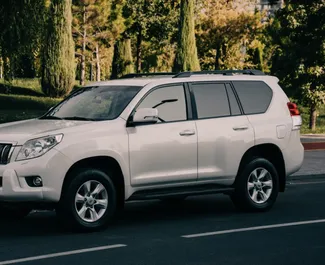 Toyota Land Cruiser Prado 2013 在 在塔什干 可租赁，具有 unlimited 里程限制。