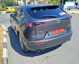 Mazda CX-30 2022 的 Diesel 1.6L 发动机，在 在利马索尔 出租。