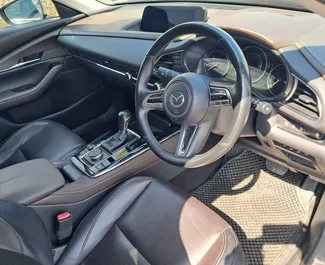 Mazda CX-30 2022 在 在利马索尔 可租赁，具有 unlimited 里程限制。