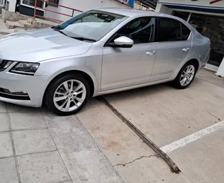 租赁 Skoda Octavia 的正面视图，在利马索尔, 塞浦路斯 ✓ 汽车编号 #3888。✓ Automatic 变速箱 ✓ 2 评论。