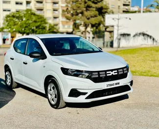 租赁 Dacia Sandero 的正面视图，在卡萨布兰卡, 摩洛哥 ✓ 汽车编号 #13731。✓ Manual 变速箱 ✓ 0 评论。