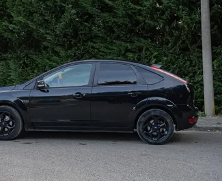 Ford Focus 租赁。在 在阿尔巴尼亚 出租的 舒适性 汽车 ✓ Without Deposit ✓ 提供 TPL 保险选项。