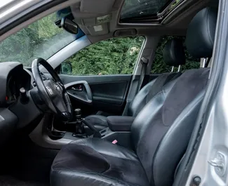 Toyota Rav4 2007 在 在都拉斯 可租赁，具有 unlimited 里程限制。