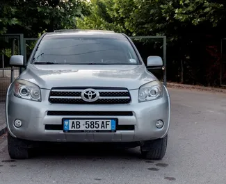 租车 Toyota Rav4 #10094 Manual 在 在都拉斯，配备 2.2L 发动机 ➤ 来自 Erald 在阿尔巴尼亚。