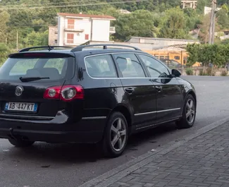 在 在阿尔巴尼亚 租赁 Volkswagen Passat Variant 2007 汽车，特点包括 ✓ 使用 Diesel 燃料和 140 马力 ➤ 起价 14 EUR 每天。