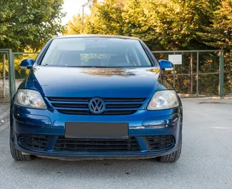 在 在阿尔巴尼亚 租赁 Volkswagen Golf Plus 2005 汽车，特点包括 ✓ 使用 Diesel 燃料和 140 马力 ➤ 起价 14 EUR 每天。