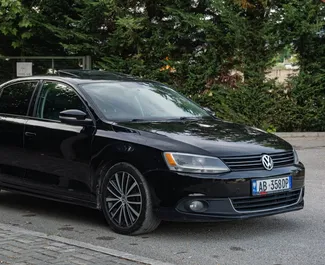 Volkswagen Jetta 租赁。在 在阿尔巴尼亚 出租的 经济, 舒适性 汽车 ✓ Without Deposit ✓ 提供 TPL 保险选项。